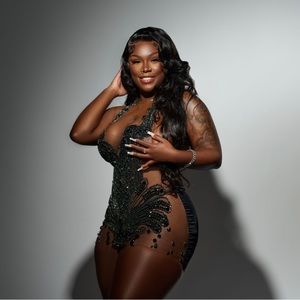 Beautiful dress perfect for BIRTHDAYs or special occasions! Only worn ONCE!!!